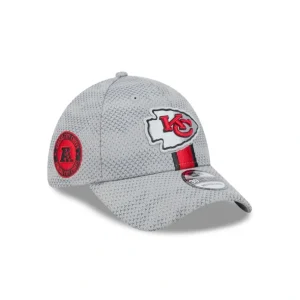 Store Kansas City Chiefs 2024 Sideline Gray 39THIRTY Stretch Fit Hat - KTGCaps - Baseball caps for various teams, purchased online at a discount